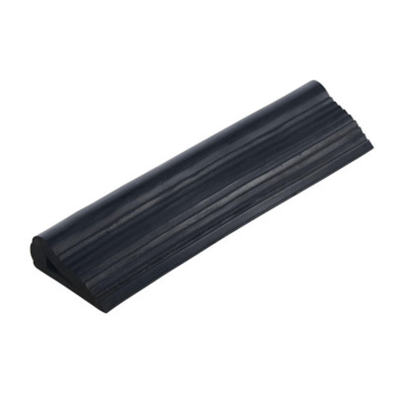 Rubber Triangular Wedge 6-3/4in x 24in x 3in, Black